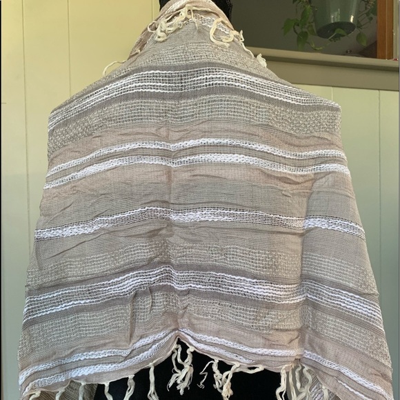 NEW Collection 18 Women’s Shawl Wrap Scarf - Picture 6 of 9